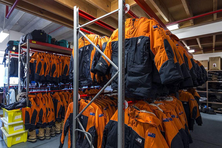 1543390725196526.jpg 服裝倉庫.jpg